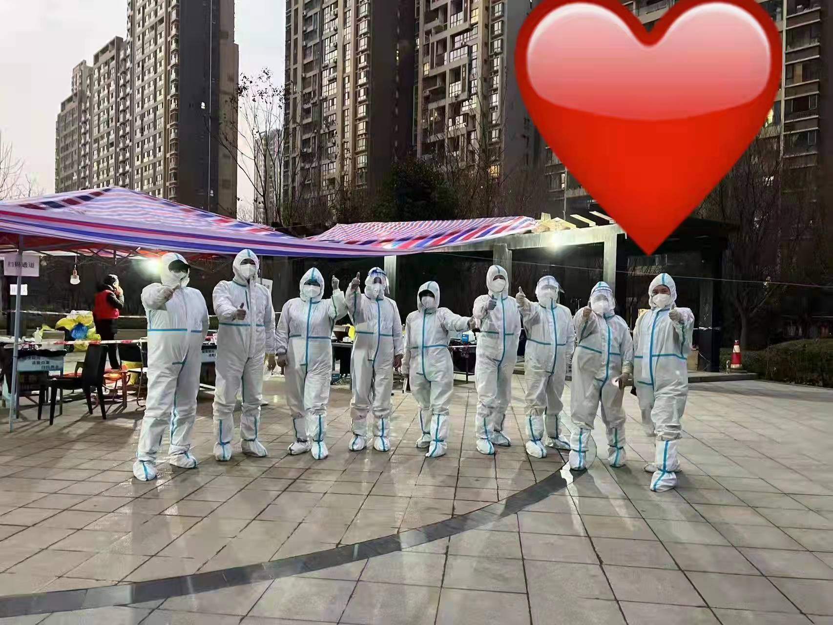 同舟共济 共克时艰
